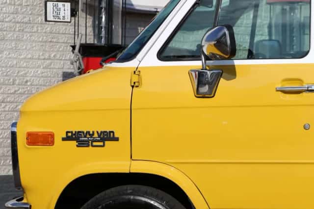 Chevrolet Van (1993) thumbnail 7