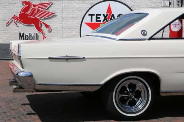 Ford Galaxie (1965) thumbnail 12