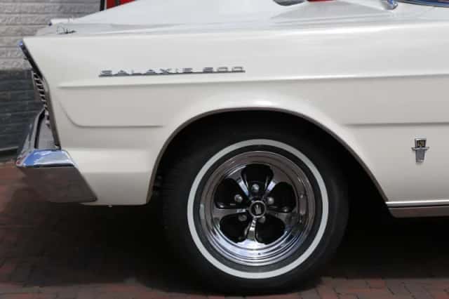 Ford Galaxie (1965) thumbnail 22