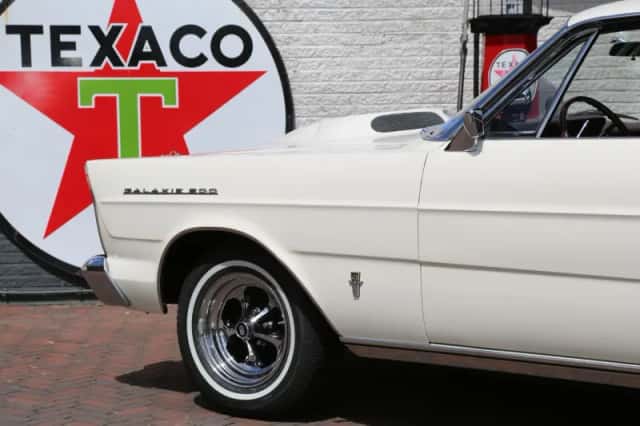 Ford Galaxie (1965) thumbnail 9