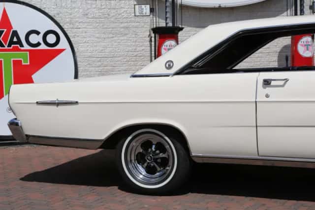 Ford Galaxie (1965) thumbnail 10