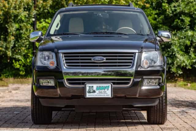 Ford Explorer (2009) thumbnail 11