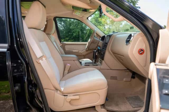 Ford Explorer (2009) thumbnail 15