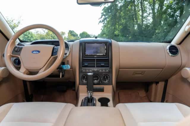 Ford Explorer (2009) thumbnail 20