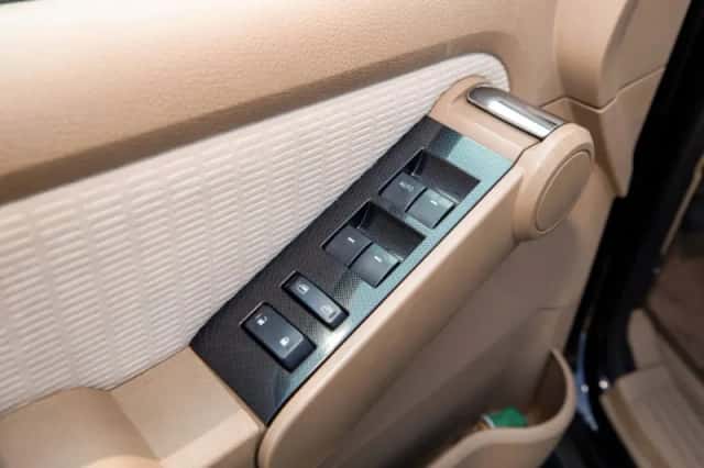 Ford Explorer (2009) thumbnail 26