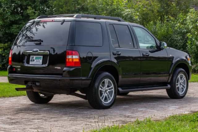 Ford Explorer (2009) thumbnail 5