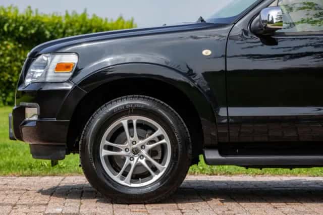 Ford Explorer (2009) thumbnail 7
