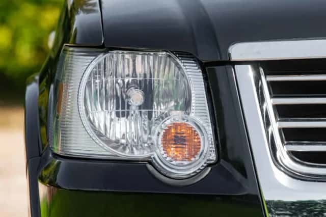 Ford Explorer (2009) thumbnail 8