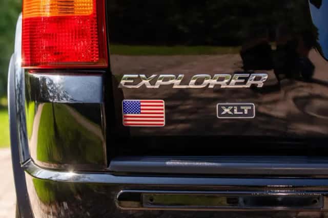 Ford Explorer (2009) thumbnail 9