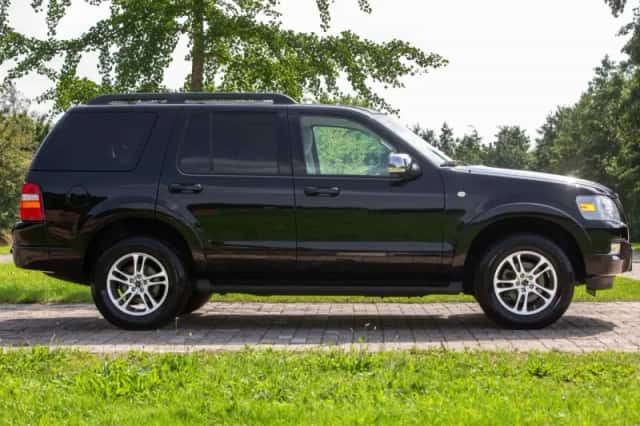 Ford Explorer (2009) thumbnail 10