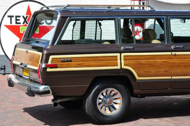 Jeep Wagoneer (1987) thumbnail 8