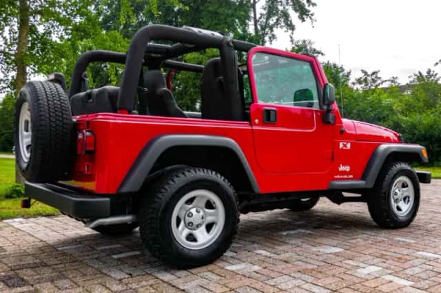 Jeep Wrangler (2004) thumbnail 5