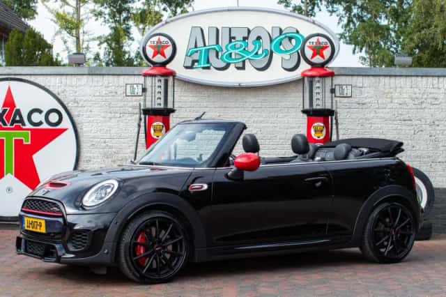 MINI Cabrio (2016) thumbnail 1