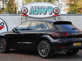 Porsche Macan (2015) thumbnail 3