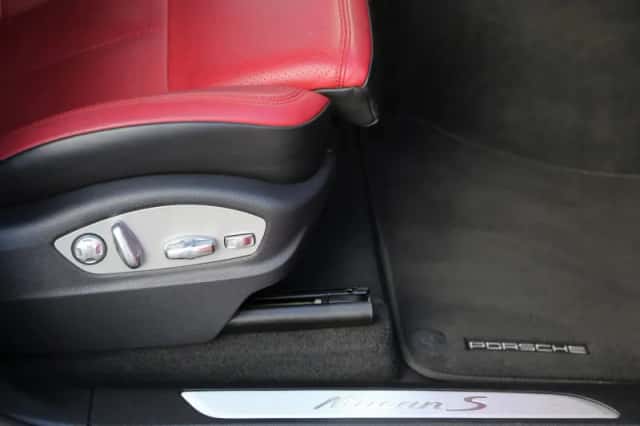 Porsche Macan (2015) thumbnail 32