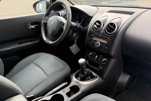 Nissan Qashqai (2010) thumbnail 6