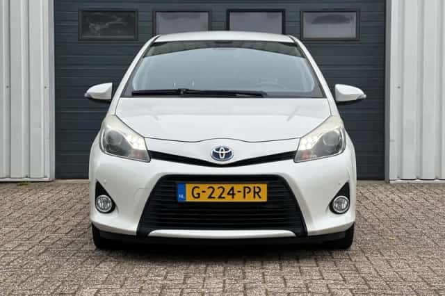 Toyota Yaris (2014) thumbnail 5