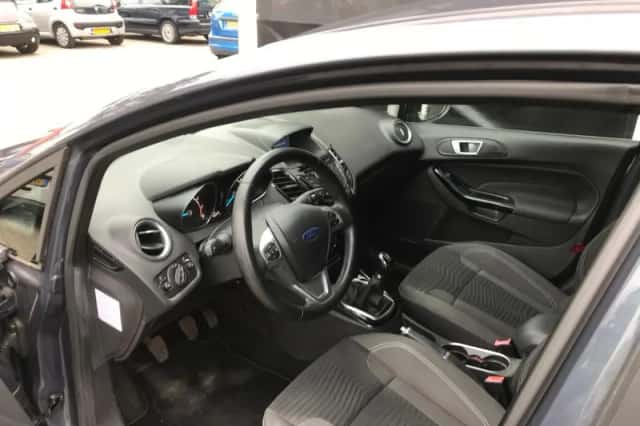 Ford Fiesta (2014) thumbnail 6