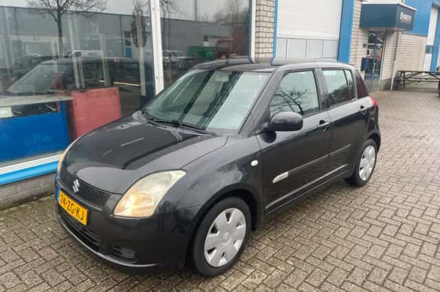 Suzuki Swift (2008) thumbnail 1