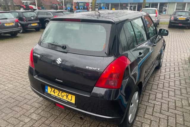 Suzuki Swift (2008) thumbnail 4