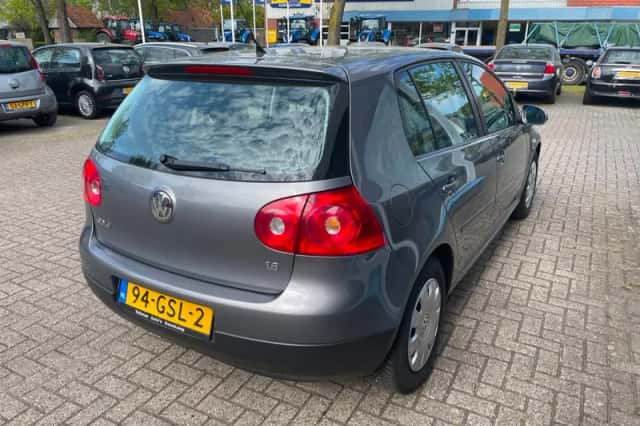 Volkswagen Golf (2008) thumbnail 4