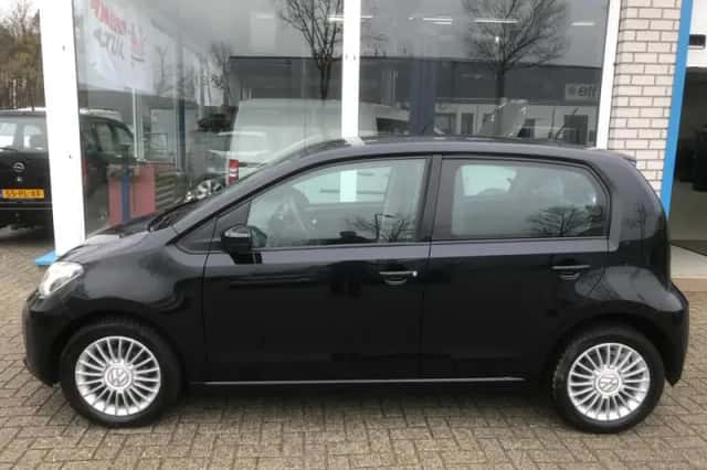 Volkswagen Up! (2019) thumbnail 2