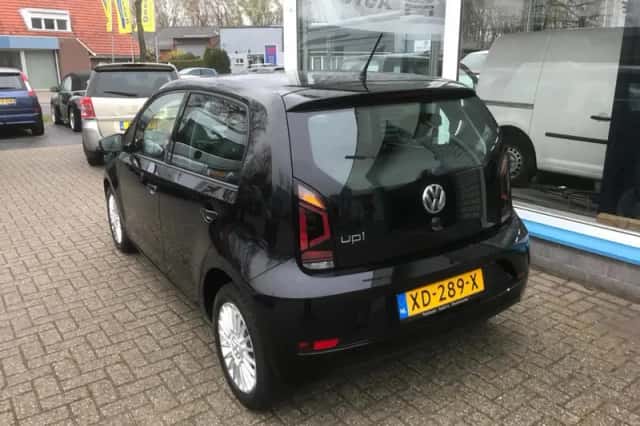 Volkswagen Up! (2019) thumbnail 3