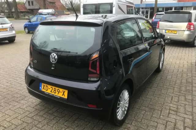Volkswagen Up! (2019) thumbnail 4