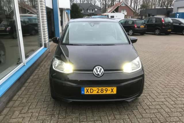 Volkswagen Up! (2019) thumbnail 6