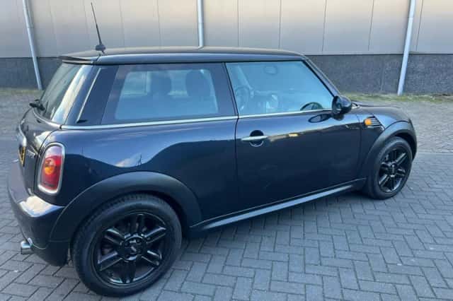 MINI Cooper (2007) thumbnail 4