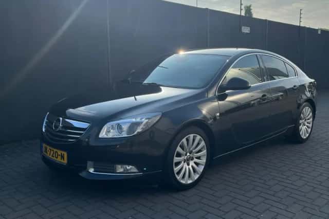 Opel Insignia (2012) thumbnail 1