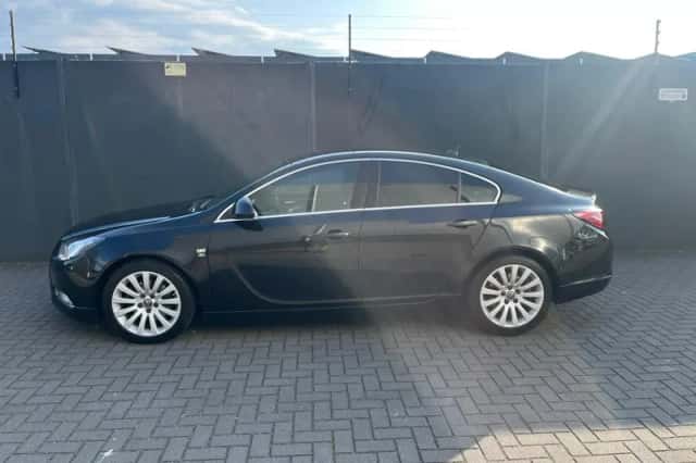 Opel Insignia (2012) thumbnail 2