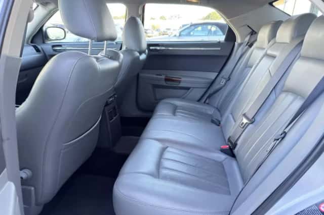 Chrysler 300C (2004) thumbnail 6