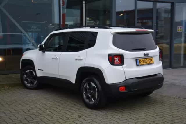 Jeep Renegade (2018) thumbnail 3
