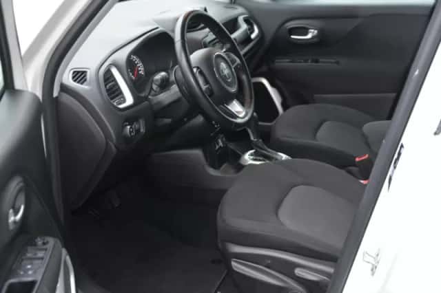 Jeep Renegade (2018) thumbnail 4