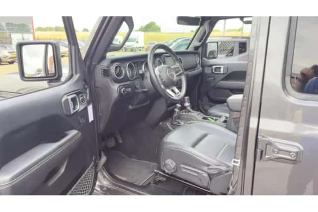 Jeep Wrangler (2020) thumbnail 4