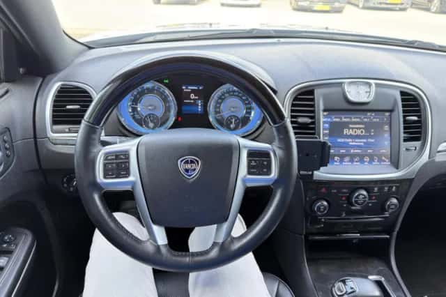Lancia Thema (2012) thumbnail 3
