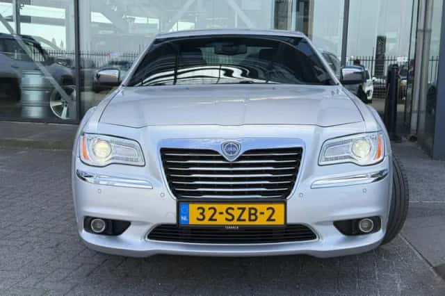 Lancia Thema (2012) thumbnail 4