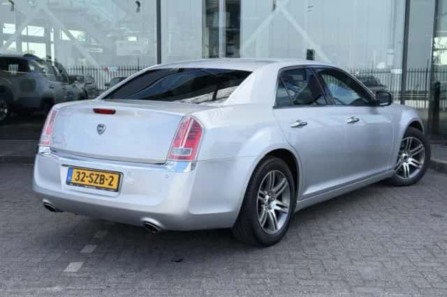 Lancia Thema (2012) thumbnail 5