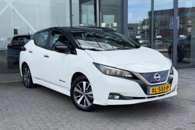 Nissan Leaf (2019) thumbnail 2