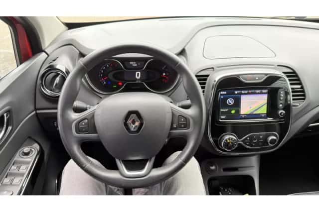 Renault Captur (2016) thumbnail 6