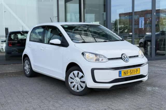 Volkswagen Up! (2017) thumbnail 2