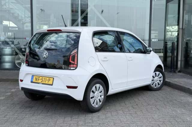 Volkswagen Up! (2017) thumbnail 3