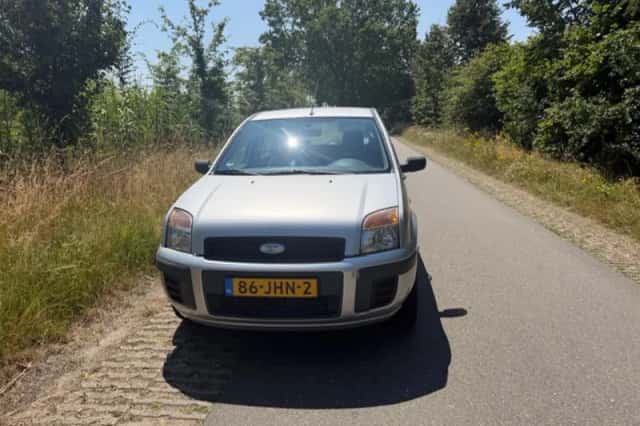 Ford Fusion (2009) thumbnail 3
