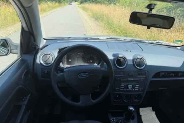 Ford Fusion (2009) thumbnail 6