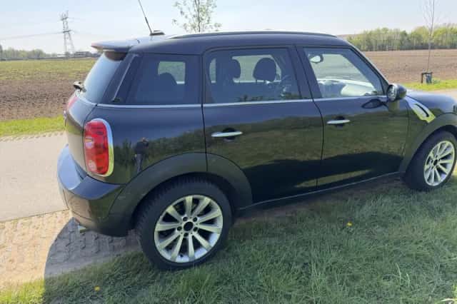 MINI Countryman (2013) thumbnail 4