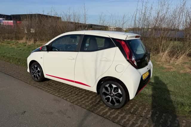 Toyota Aygo (2019) thumbnail 2