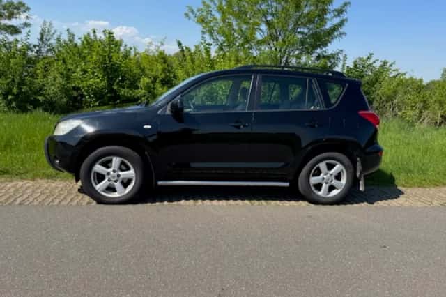 Toyota RAV4 (2006) thumbnail 2