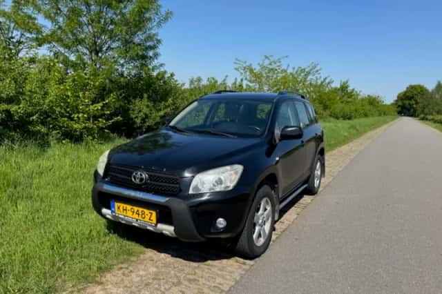 Toyota RAV4 (2006) thumbnail 3