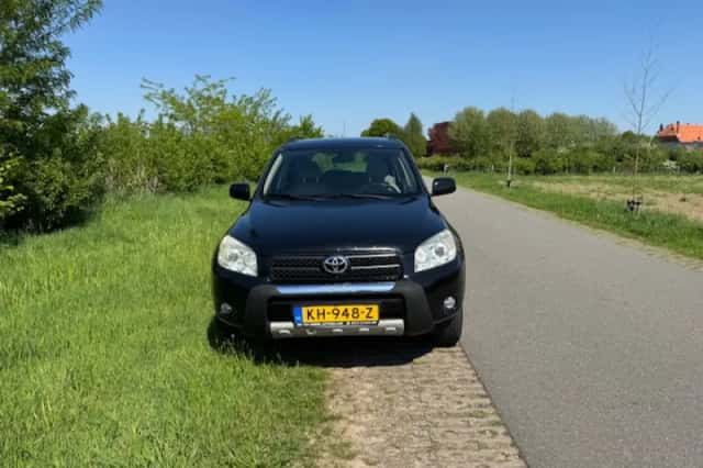 Toyota RAV4 (2006) thumbnail 3